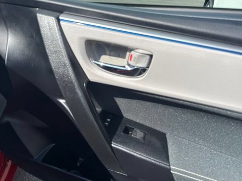 Used 2016 Toyota Corolla LE FWD image 40