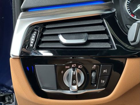 Used 2019 BMW 540i xDrive w/ Convenience Package image 18