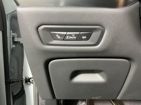 New 2026 BMW X5 xDrive40i w/ M Sport Package image 18