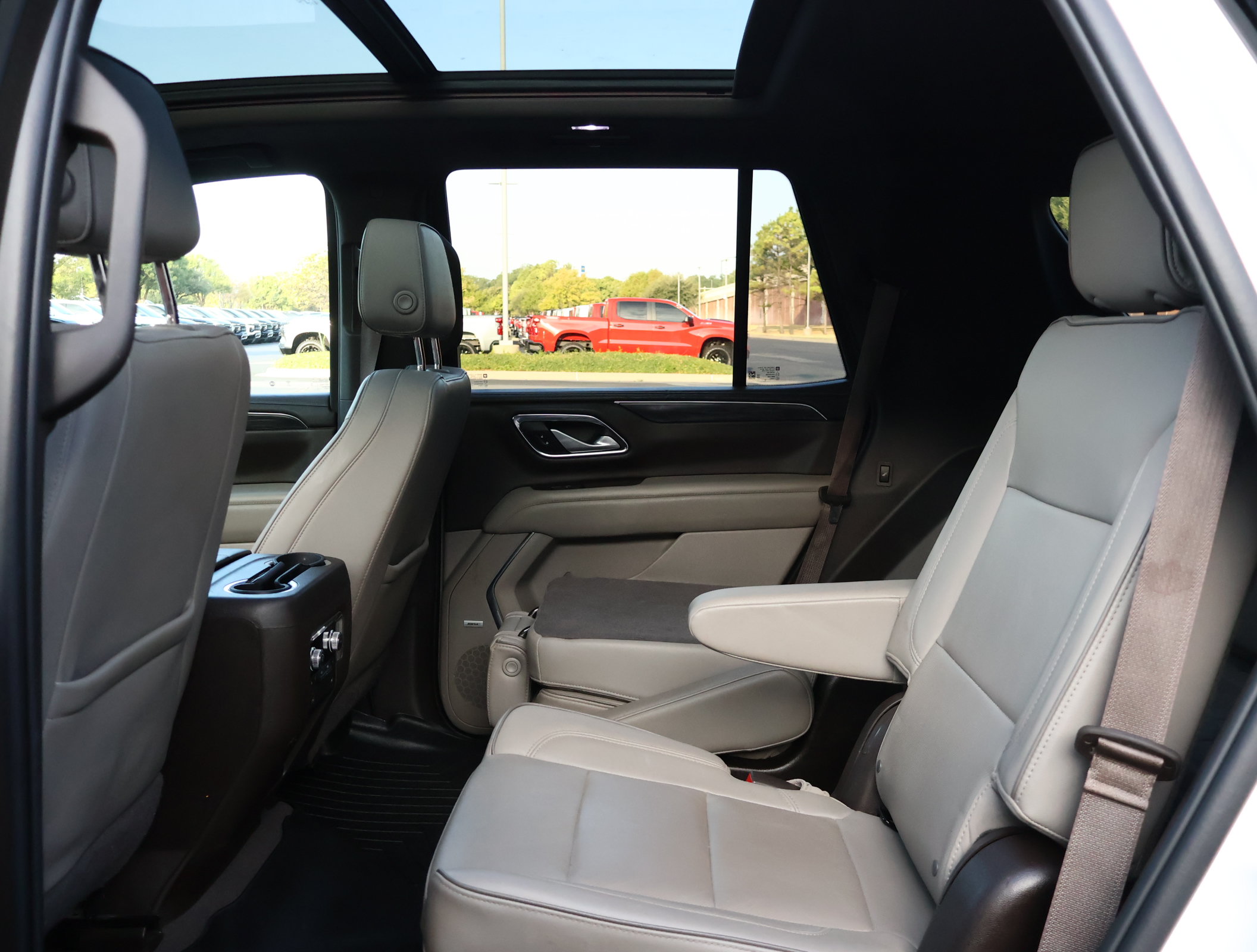 Used 2022 GMC Yukon SLT w/ SLT Premium Package AWD/4WD image 25