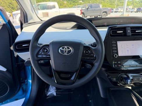 Used 2020 Toyota Prius LE AWD/4WD image 13