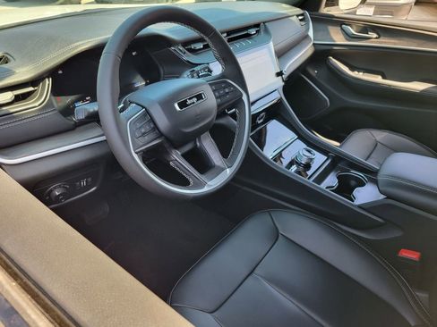 New 2026 Jeep Grand Cherokee Limited image 3