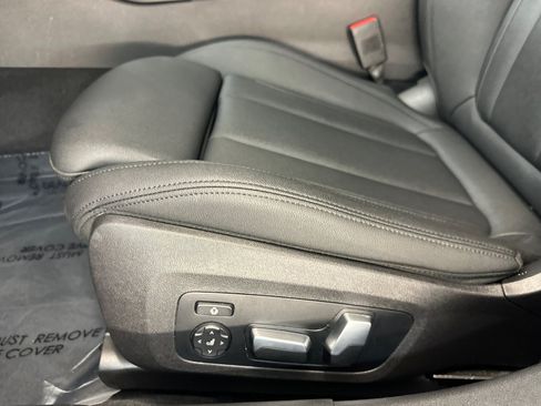 Used 2020 BMW 330i Sedan w/ M Sport Package RWD image 14