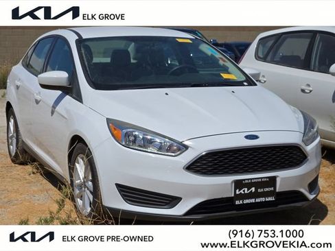 Used 2018 Ford Focus SE FWD image 1