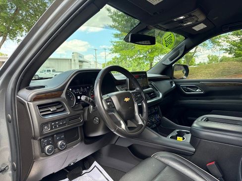 Used 2021 Chevrolet Suburban Premier AWD/4WD image 21