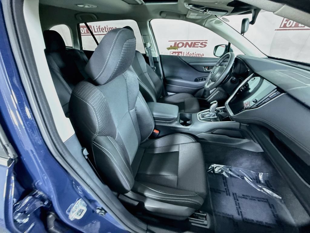 Used 2025 Subaru Outback Premium AWD/4WD image 33