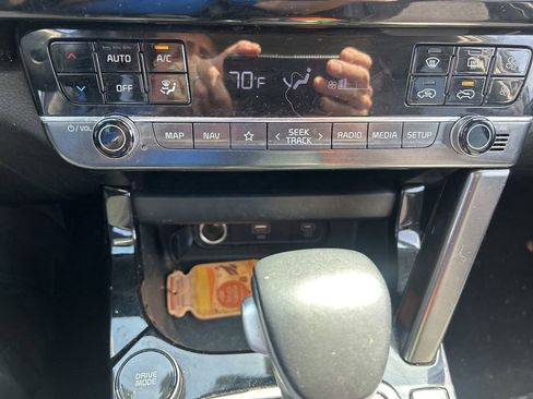 Certified 2024 Kia Seltos X-Line image 11