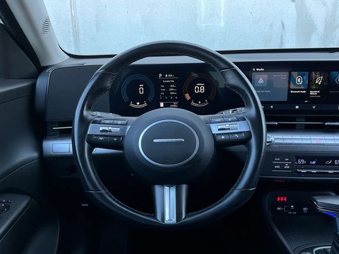 Used 2025 Hyundai Kona SEL image 34