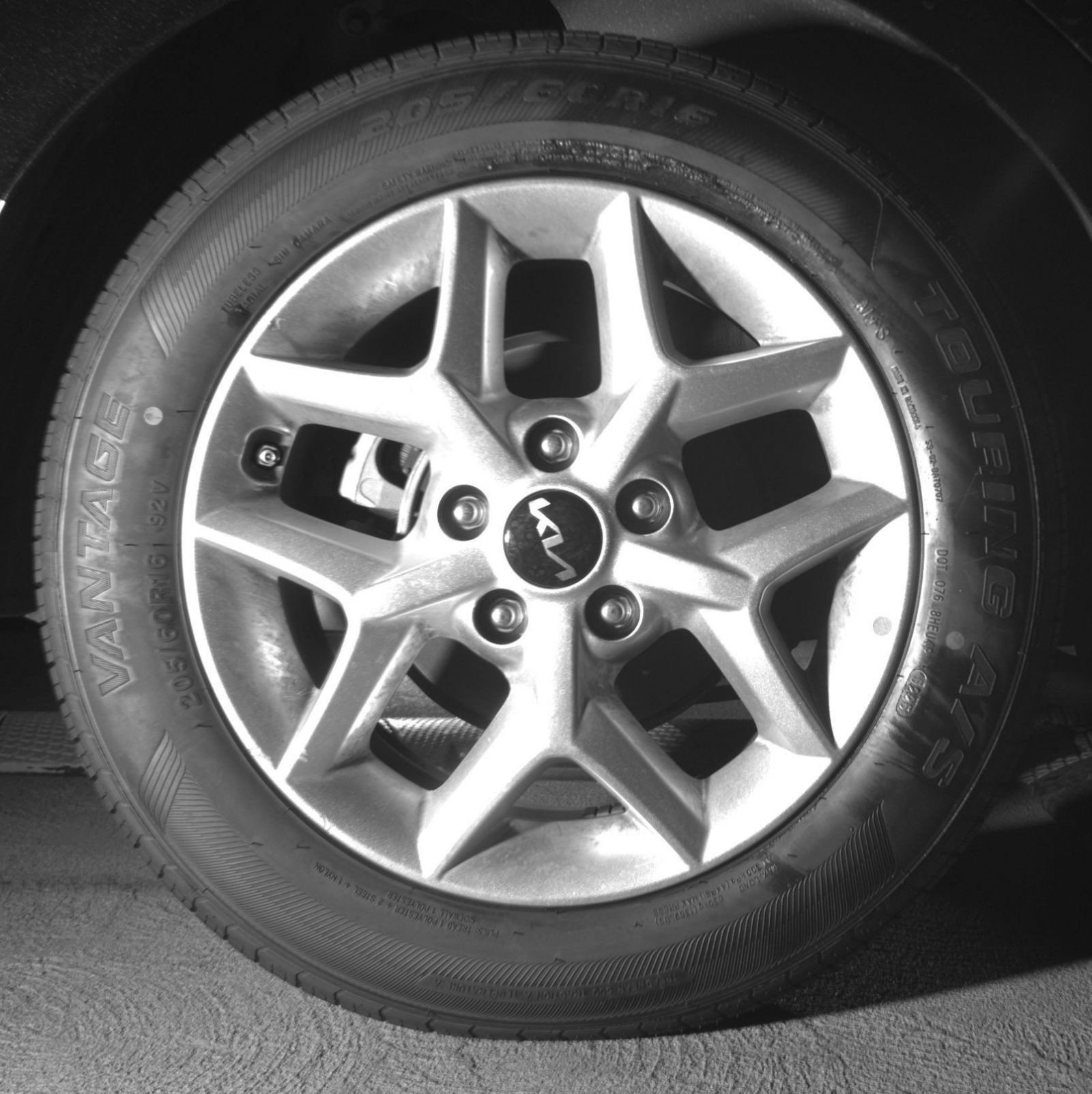 Used 2025 Kia Soul LX w/ LX Technology Package FWD image 18