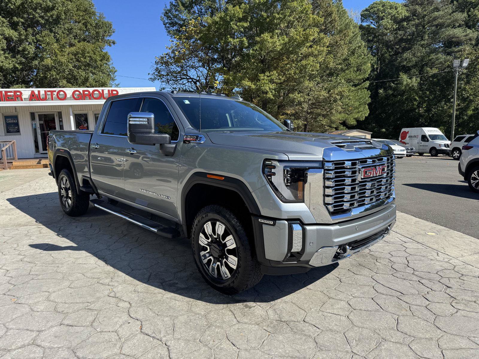 Used 2025 GMC Sierra 2500 Denali w/ Denali Reserve Package AWD/4WD image 1