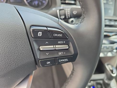Used 2020 Hyundai Elantra Limited image 24