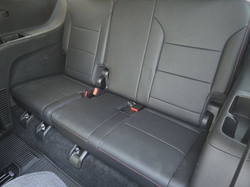 Used 2025 Chevrolet Traverse RS w/ LPO, Floor Liner Package AWD/4WD image 15