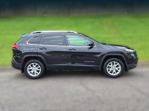 Used 2016 Jeep Cherokee Latitude w/ Comfort/Convenience Group AWD/4WD image 7