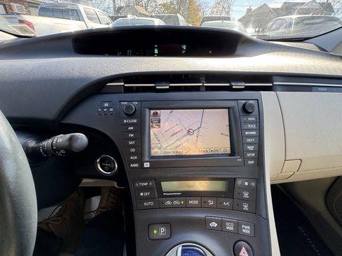 Used 2010 Toyota Prius Four image 13