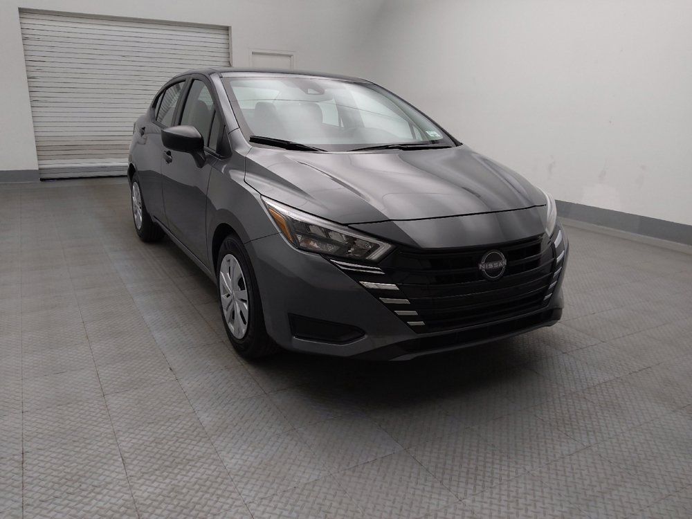 Used 2025 Nissan Versa S FWD image 14