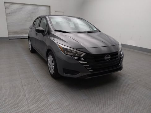 Used 2025 Nissan Versa S FWD image 14
