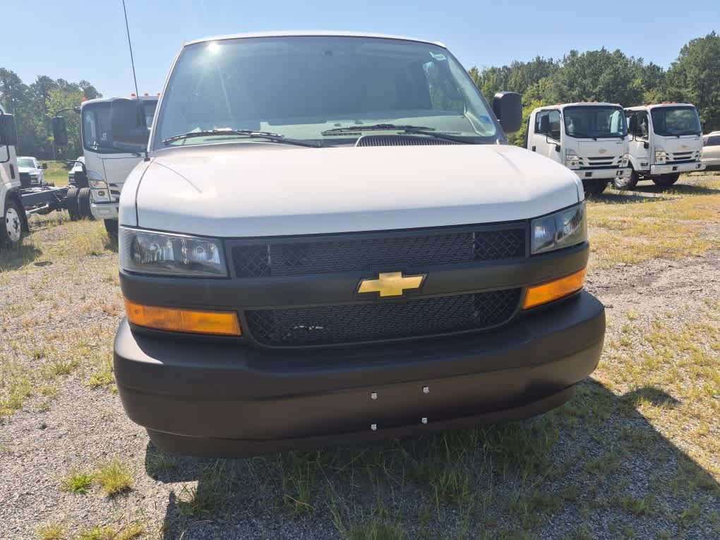 New 2026 Chevrolet Express 2500 Extended w/ Driver Convenience Package RWD image 2