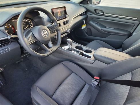 Certified 2025 Nissan Altima 2.5 S image 7