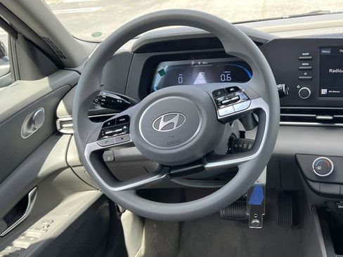 New 2026 Hyundai Elantra SE image 17