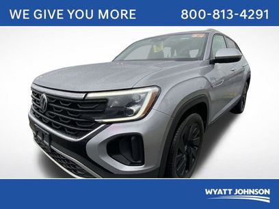 Used 2024 Volkswagen Atlas Cross Sport SE w/ Panoramic Sunroof Package