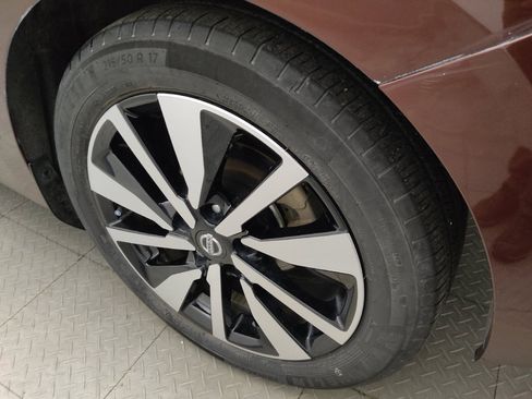 Used 2022 Nissan Sentra SV w/ SV Premium Package FWD image 31