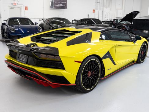 Used 2018 Lamborghini Aventador S image 9