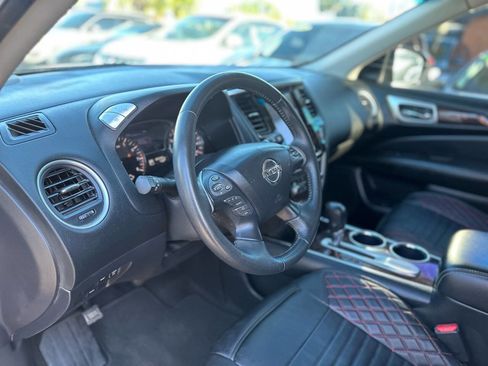 Used 2013 Nissan Pathfinder SL w/ Cargo Pkg image 13