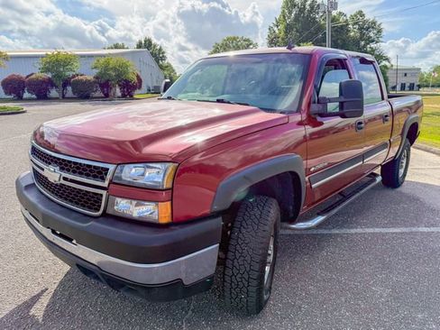 Used 2006 Chevrolet Silverado 2500 LT w/ Onstar Plus Package RWD image 9
