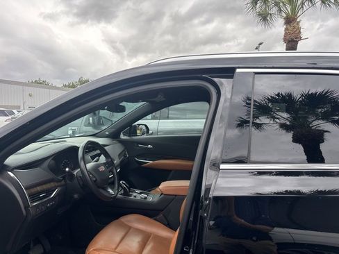 Used 2020 Cadillac XT4 Premium Luxury image 18