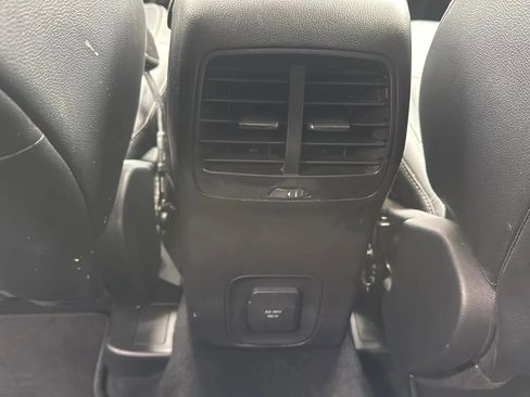 Used 2020 Ford Escape Titanium image 29