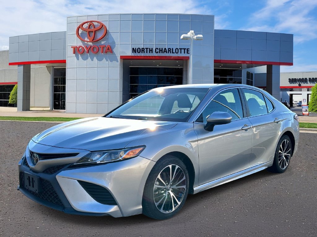 Used 2018 Toyota Camry SE FWD image 3