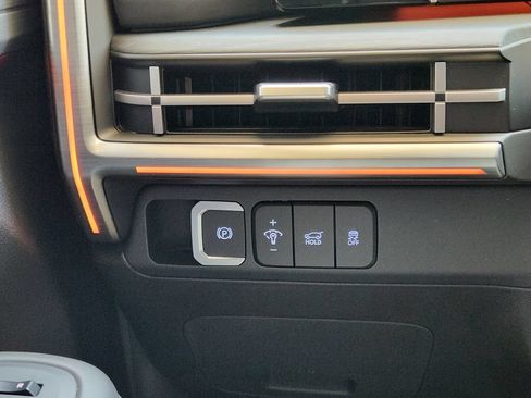 Certified 2025 Hyundai Santa Fe Limited FWD image 21
