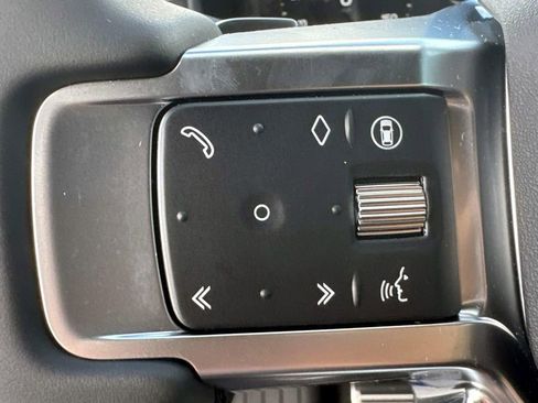 Used 2025 Land Rover Discovery Dynamic SE AWD/4WD image 29