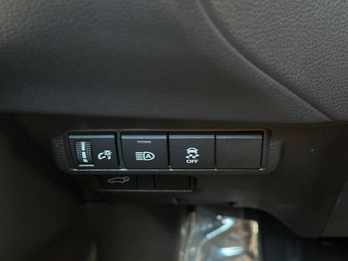 Used 2026 Toyota Corolla Cross XLE w/ Convenience Package FWD image 31