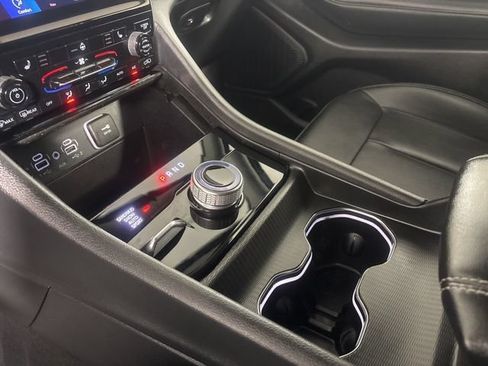 Used 2023 Jeep Grand Cherokee Limited AWD/4WD image 22