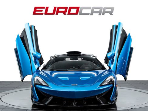 Used 2020 McLaren 620R RWD image 9