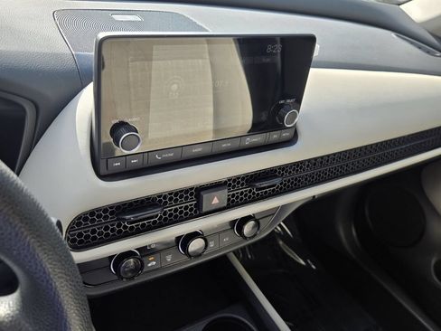 Used 2023 Honda HR-V LX image 19