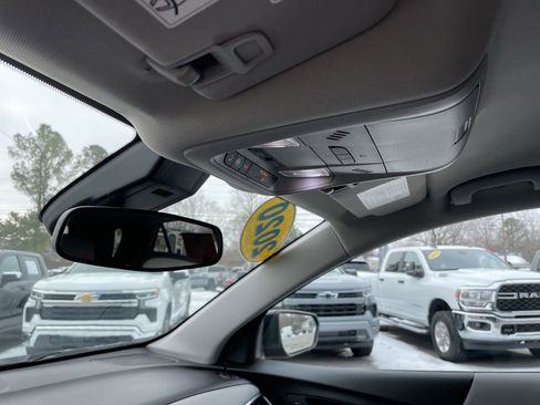 Used 2020 Chevrolet Equinox LT image 22