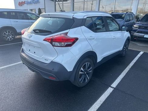 Used 2020 Nissan Kicks SV image 3