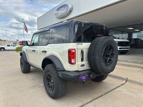 New 2025 Ford Bronco Big Bend w/ Black Diamond Package AWD/4WD image 6