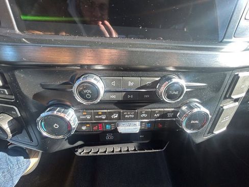 Used 2024 Ford F250 Lariat w/ Chrome Package image 19