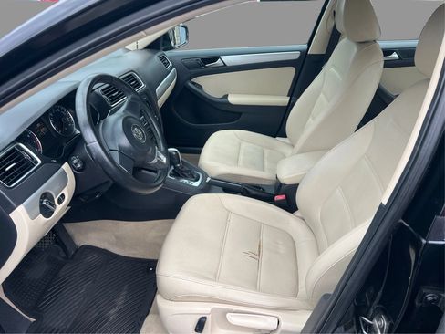 Used 2013 Volkswagen Jetta SE FWD image 10