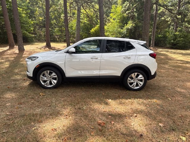 Used 2024 Buick Encore GX Preferred FWD image 2