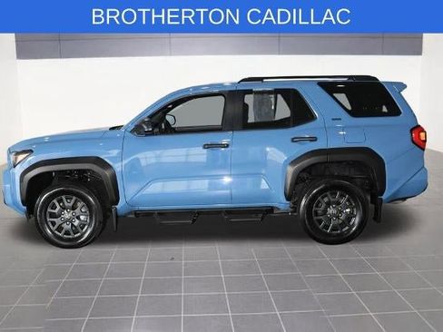 Used 2025 Toyota 4Runner SR5 AWD/4WD image 2