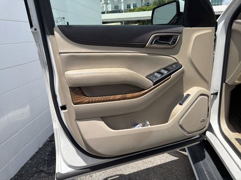 Used 2020 GMC Yukon Denali w/ Denali Premium Package RWD image 26