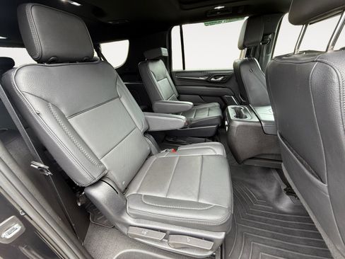 Used 2023 GMC Yukon XL Denali image 18