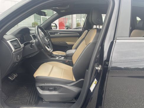 Used 2022 Volkswagen Atlas Cross Sport SEL R-Line AWD/4WD image 9