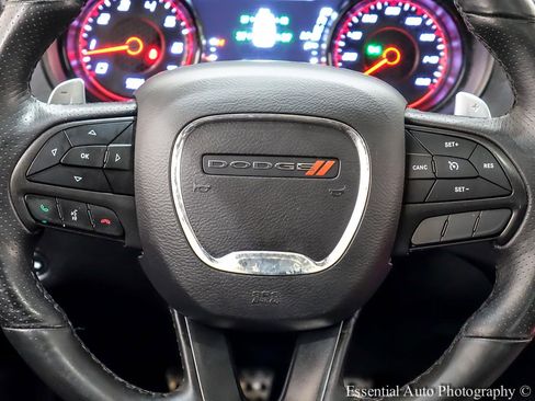 Used 2017 Dodge Charger R/T RWD image 19