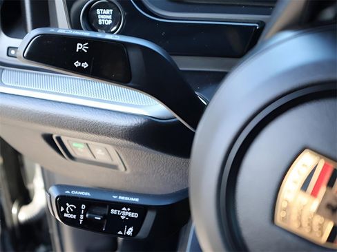 Used 2025 Porsche Cayenne w/ Premium Package image 32