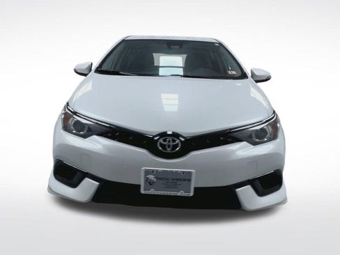 Used 2018 Toyota Corolla iM w/ Carpet Mat Package (TMS) image 3